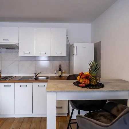 Apartment Studio Apartman Bueno